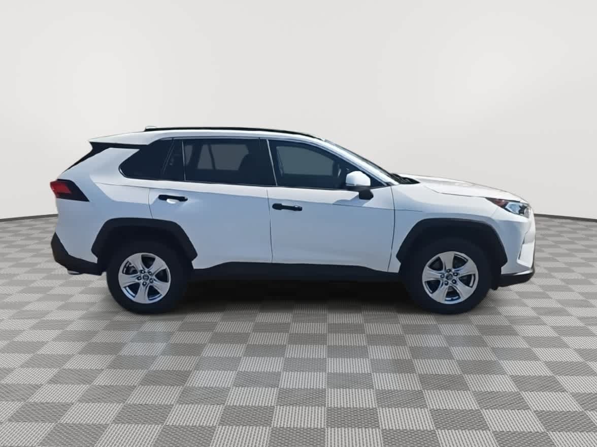 Thumbnail: 2020 Toyota RAV4 - 9