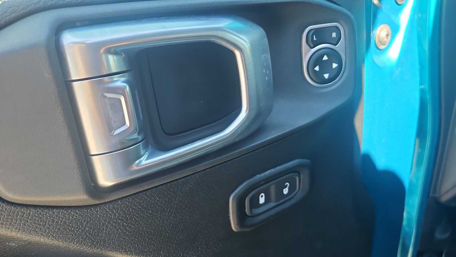 Thumbnail: 2020 Jeep Wrangler - 15