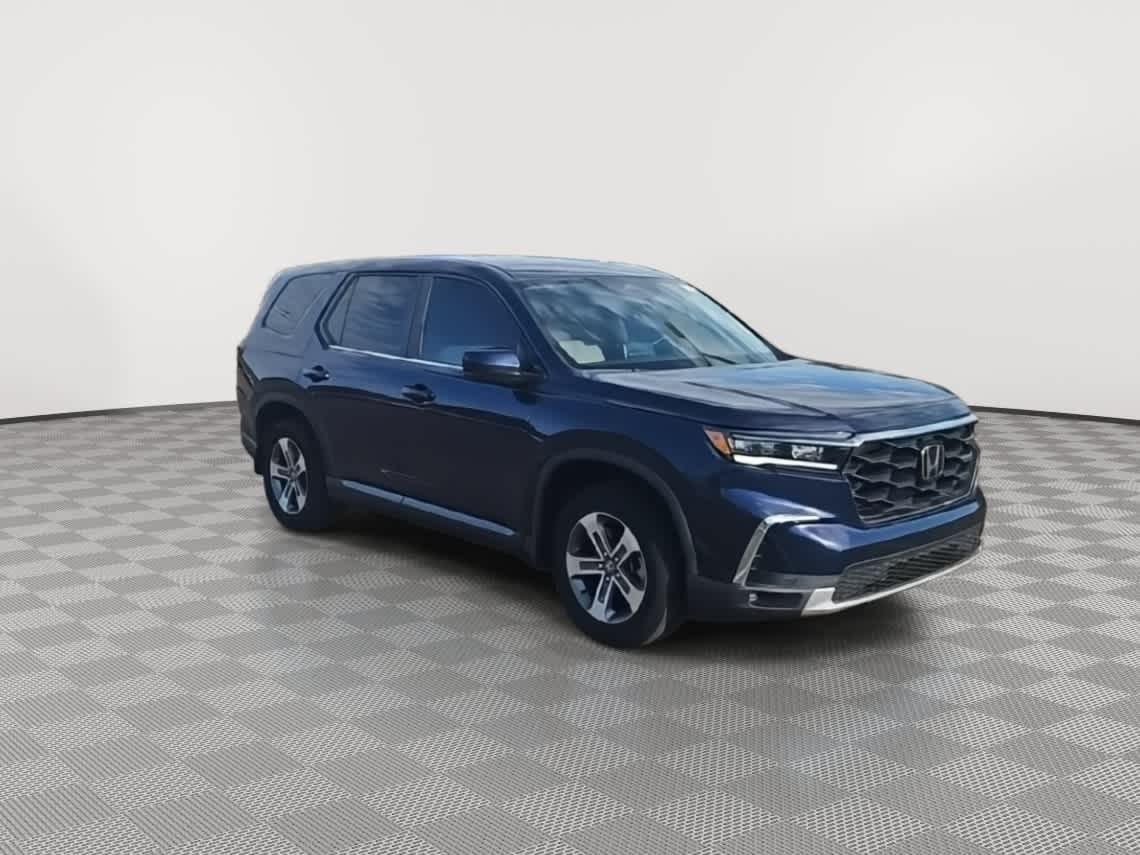 Thumbnail: 2023 Honda Pilot - 2