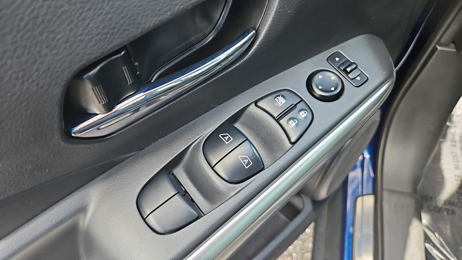 Thumbnail: 2019 Nissan Kicks - 15