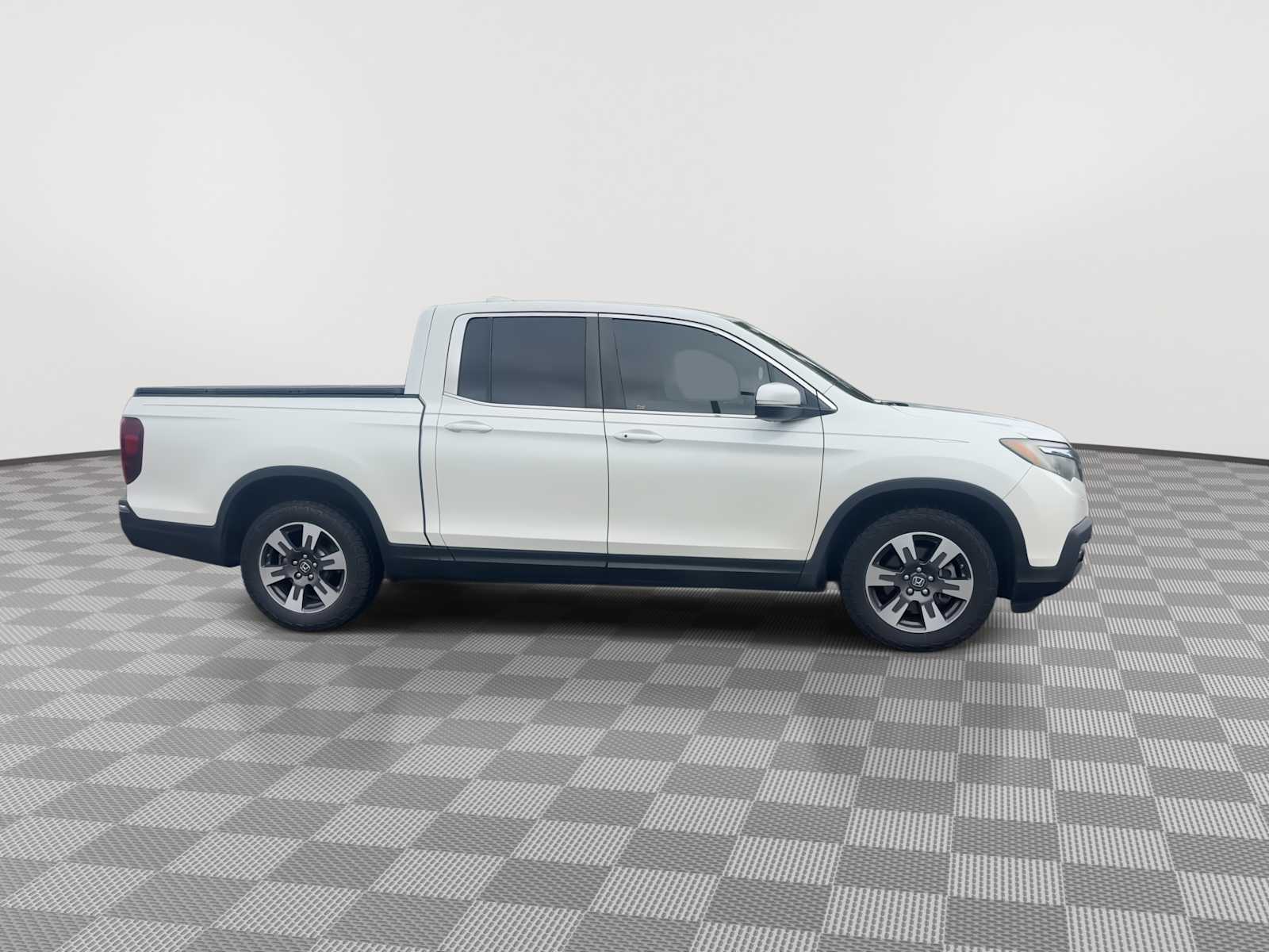 Thumbnail: 2019 Honda Ridgeline - 9