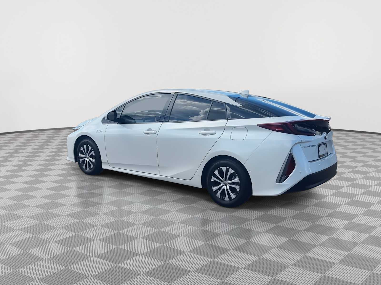 Thumbnail: 2020 Toyota Prius Prime - 6
