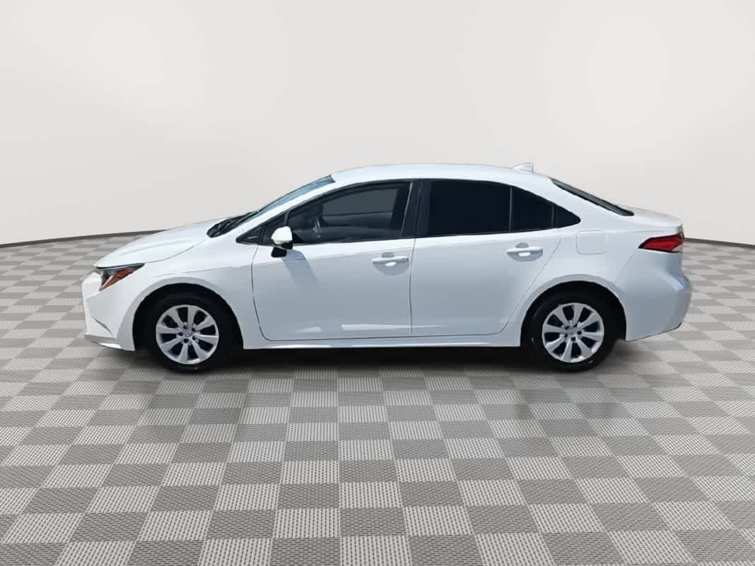 Thumbnail: 2022 Toyota Corolla - 4