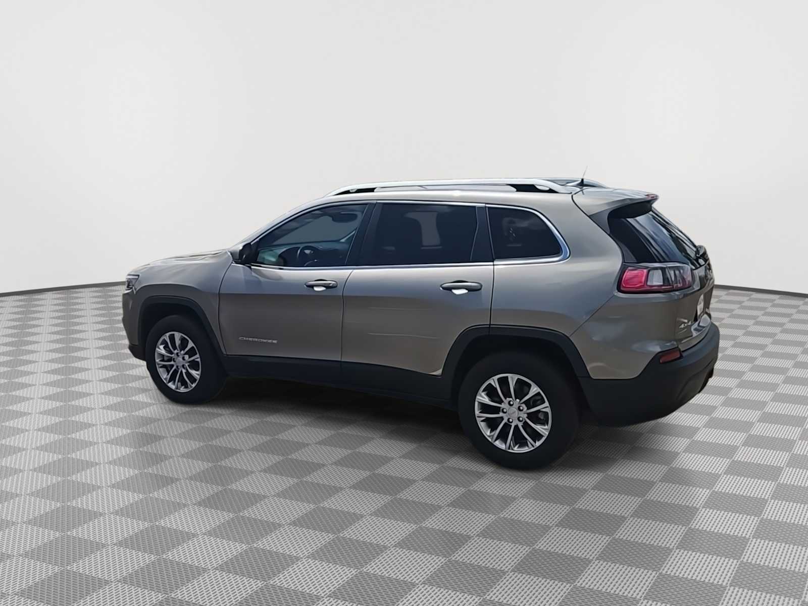 Thumbnail: 2021 Jeep Cherokee - 6