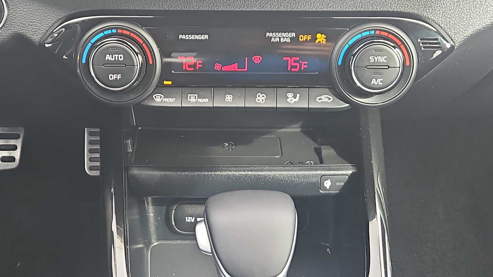 Thumbnail: 2022 Kia Forte - 16