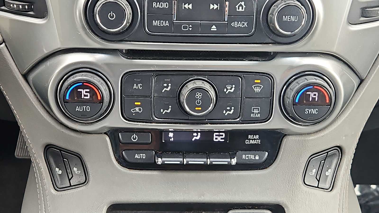 Thumbnail: 2019 Chevrolet Tahoe - 16