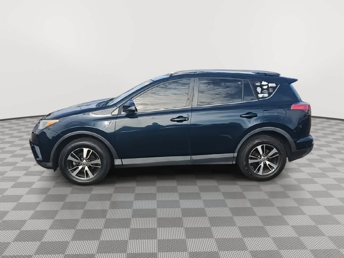 Thumbnail: 2017 Toyota RAV4 - 5