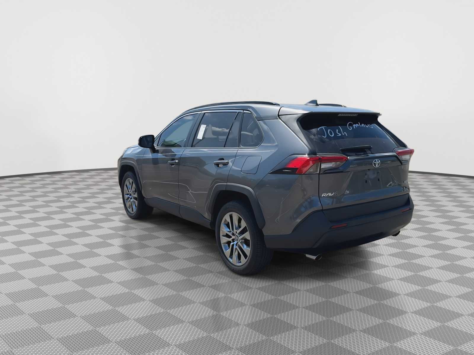 Thumbnail: 2021 Toyota RAV4 - 6