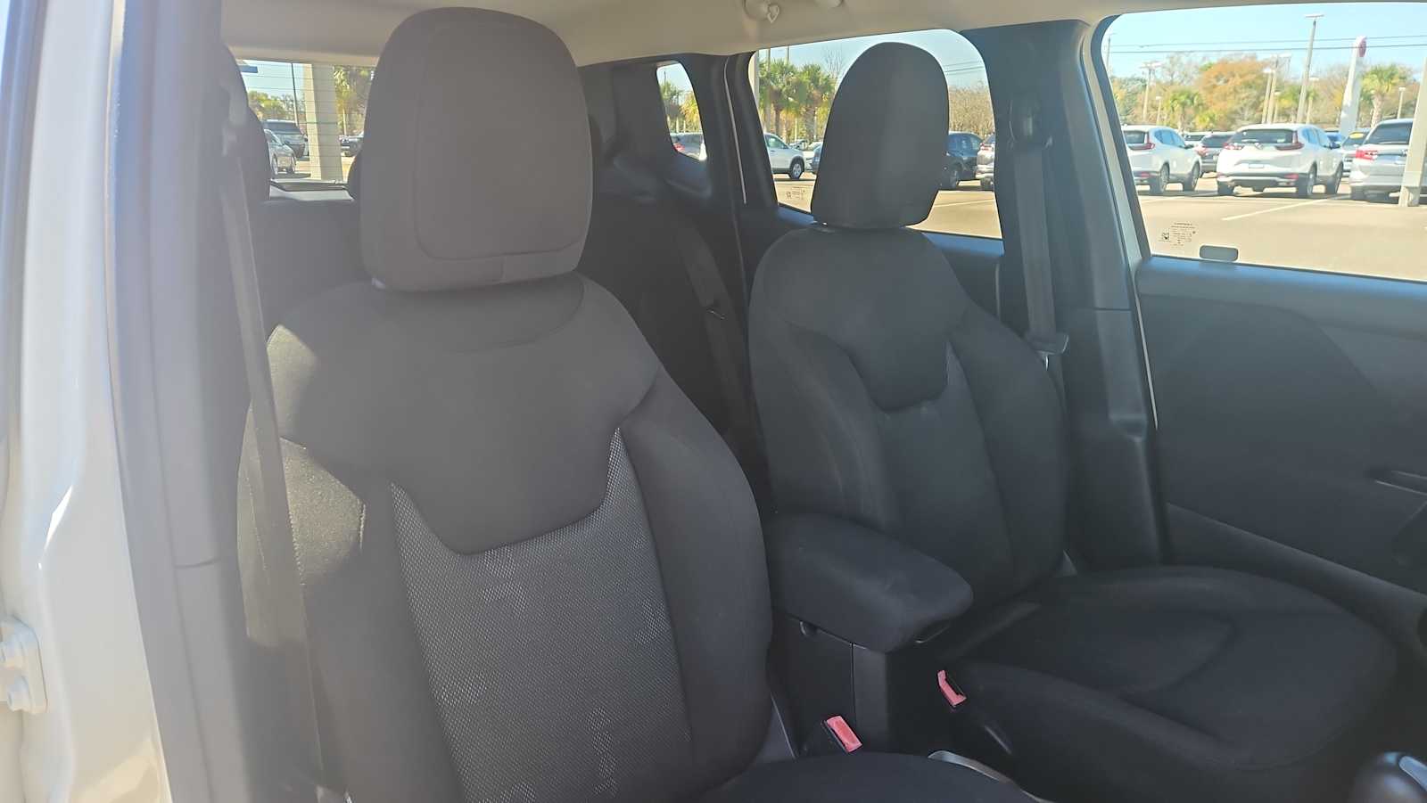 Thumbnail: 2016 Jeep Renegade - 24