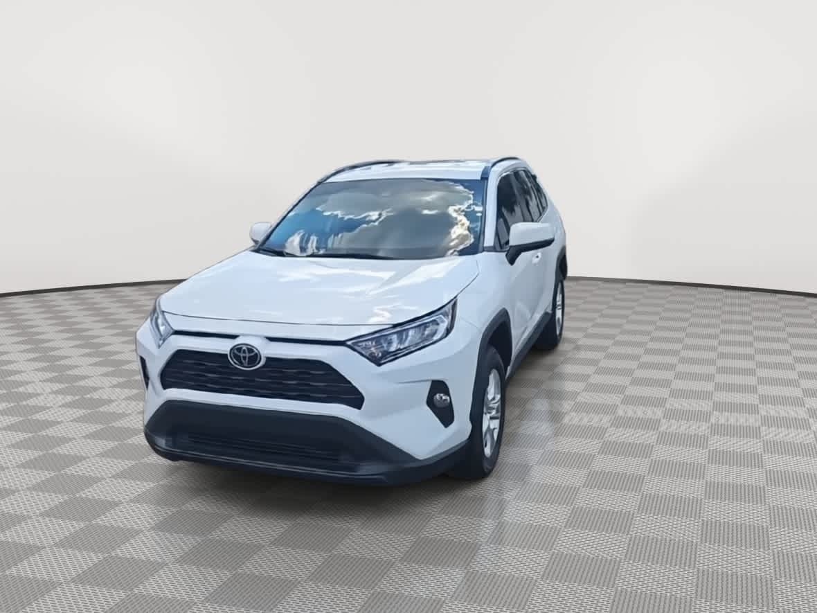 Thumbnail: 2021 Toyota RAV4 - 3