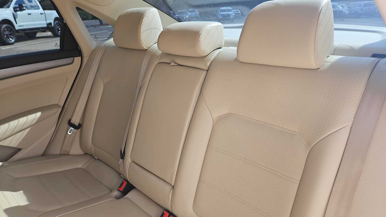 Thumbnail: 2015 Volkswagen Passat - 24