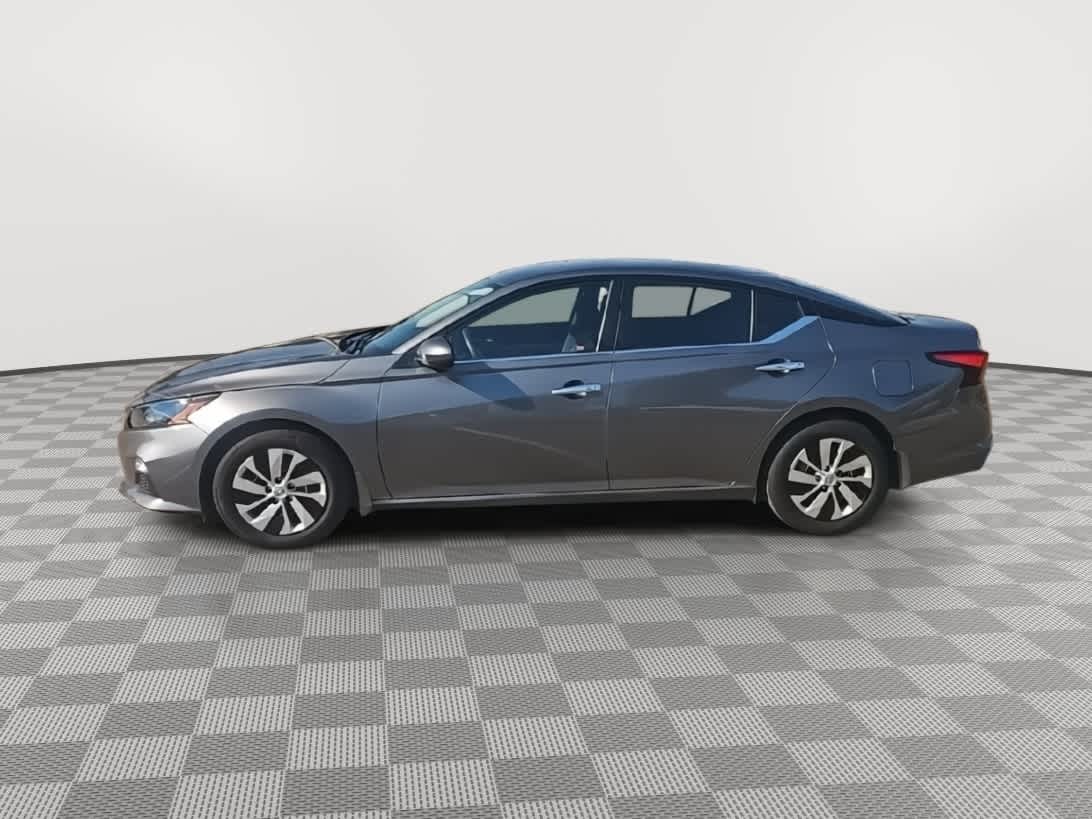 Thumbnail: 2022 Nissan Altima - 5