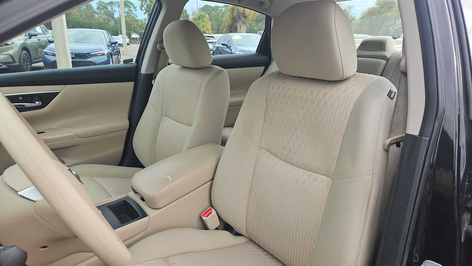 Thumbnail: 2016 Nissan Altima - 13