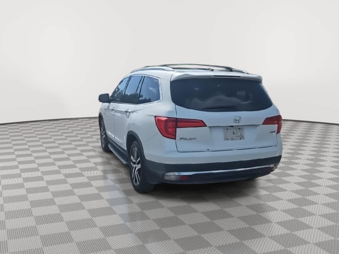 Thumbnail: 2017 Honda Pilot - 7