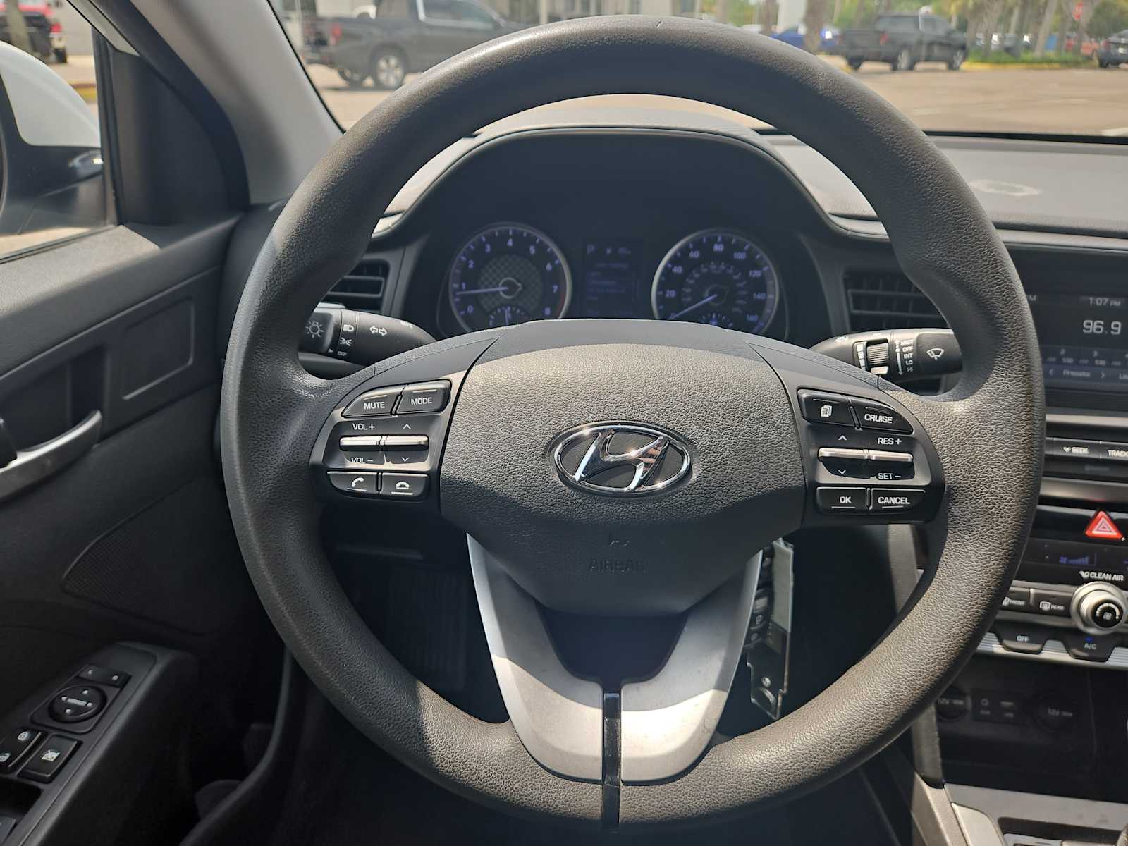 Thumbnail: 2020 Hyundai Elantra - 11