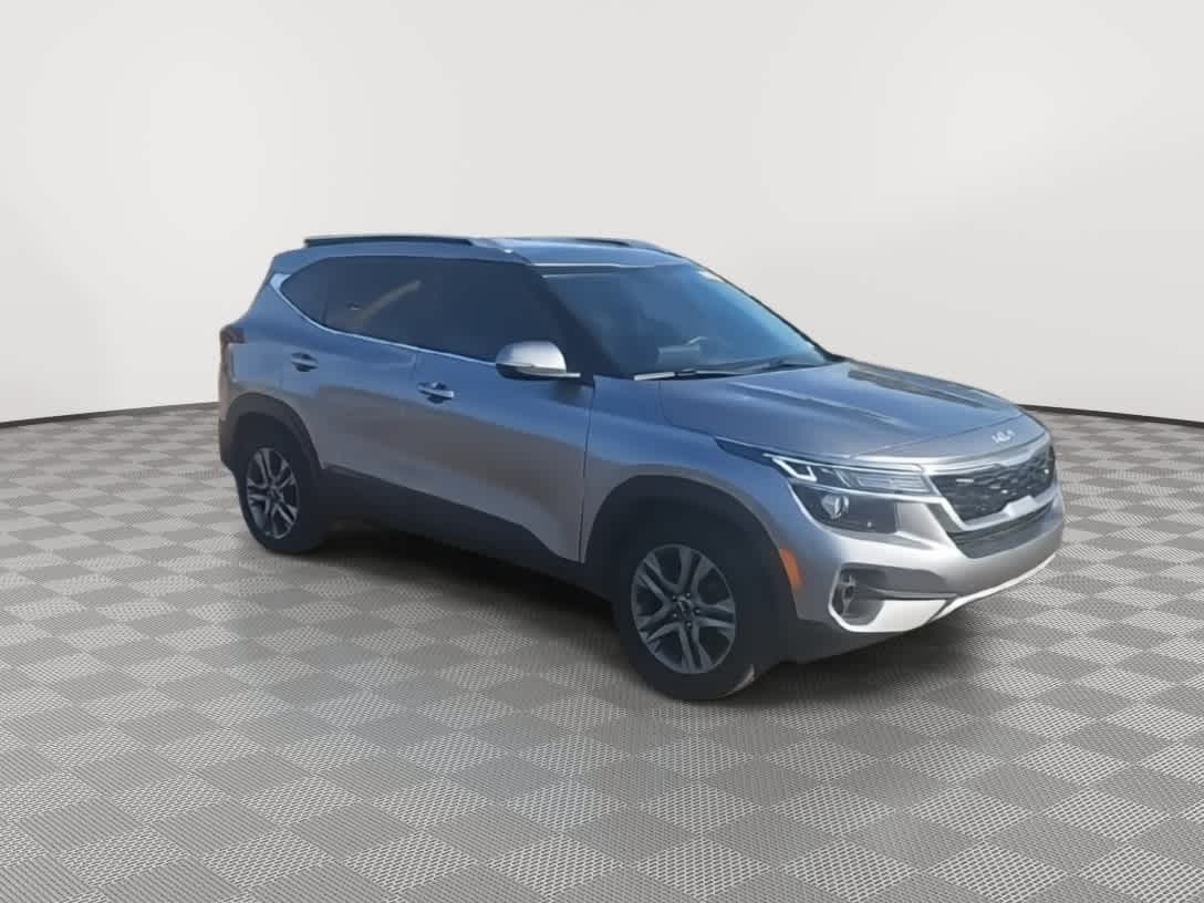 Thumbnail: 2022 Kia Seltos - 2