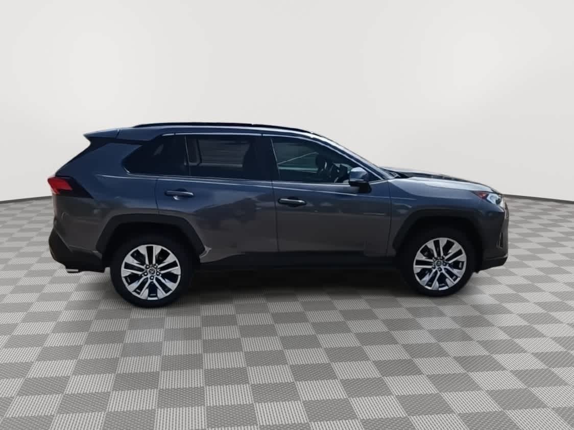 Thumbnail: 2021 Toyota RAV4 - 9