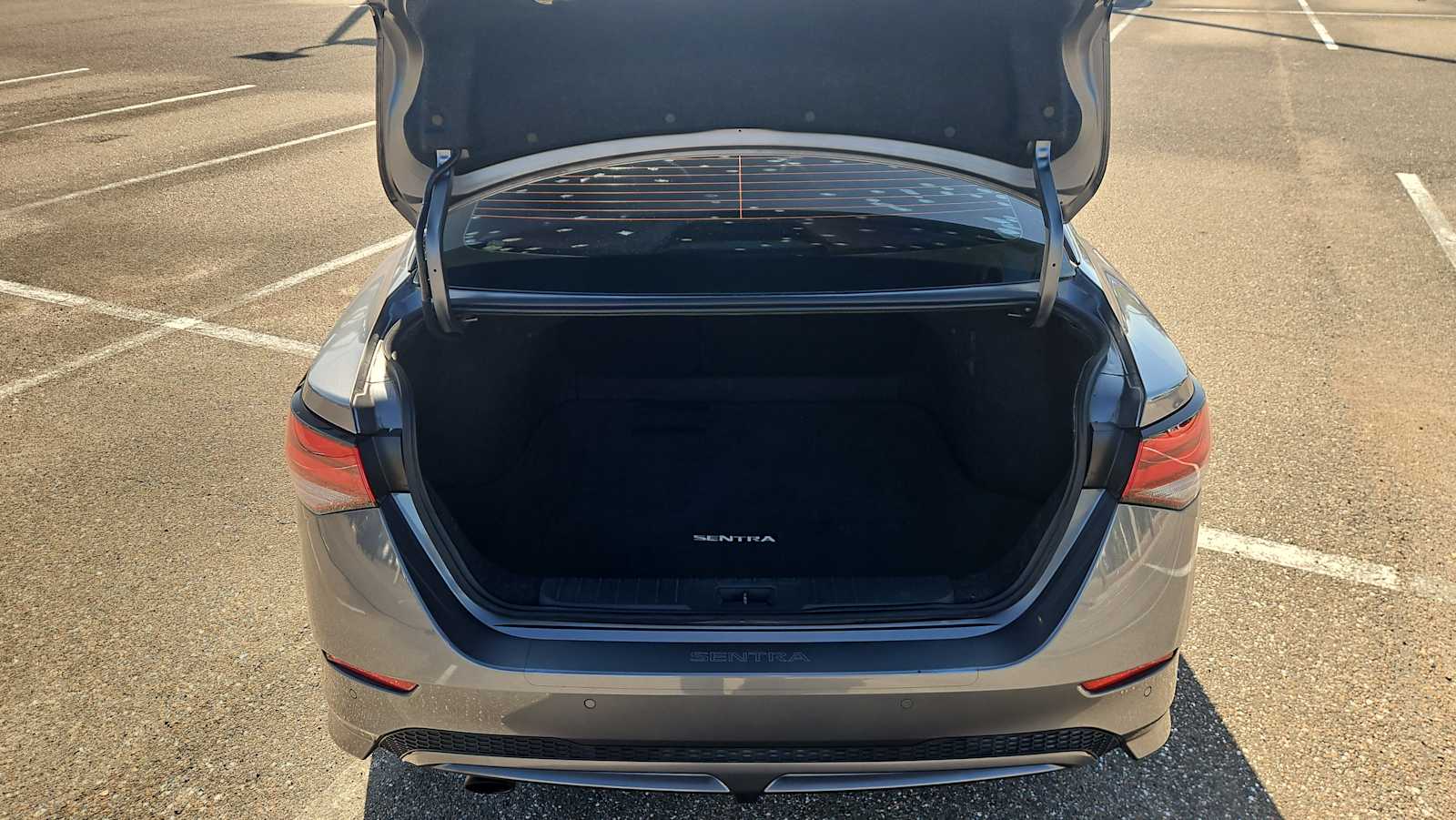 Thumbnail: 2022 Nissan Sentra - 21