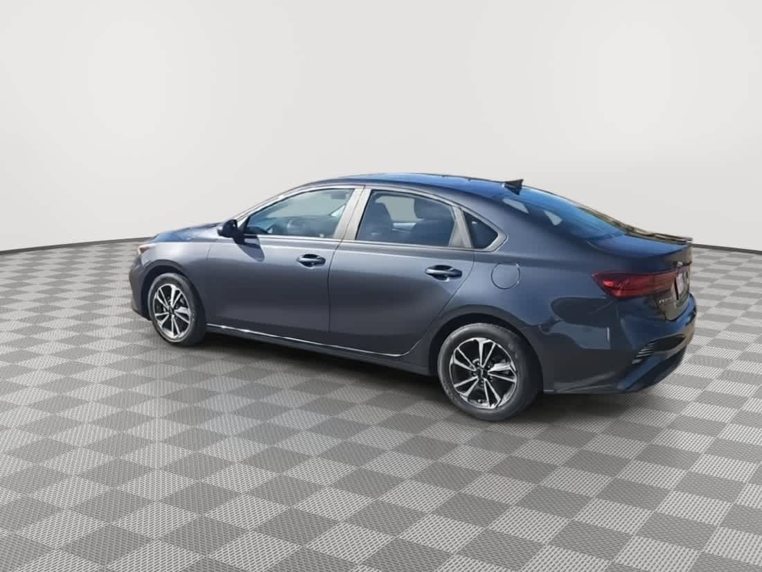 Thumbnail: 2023 Kia Forte - 6