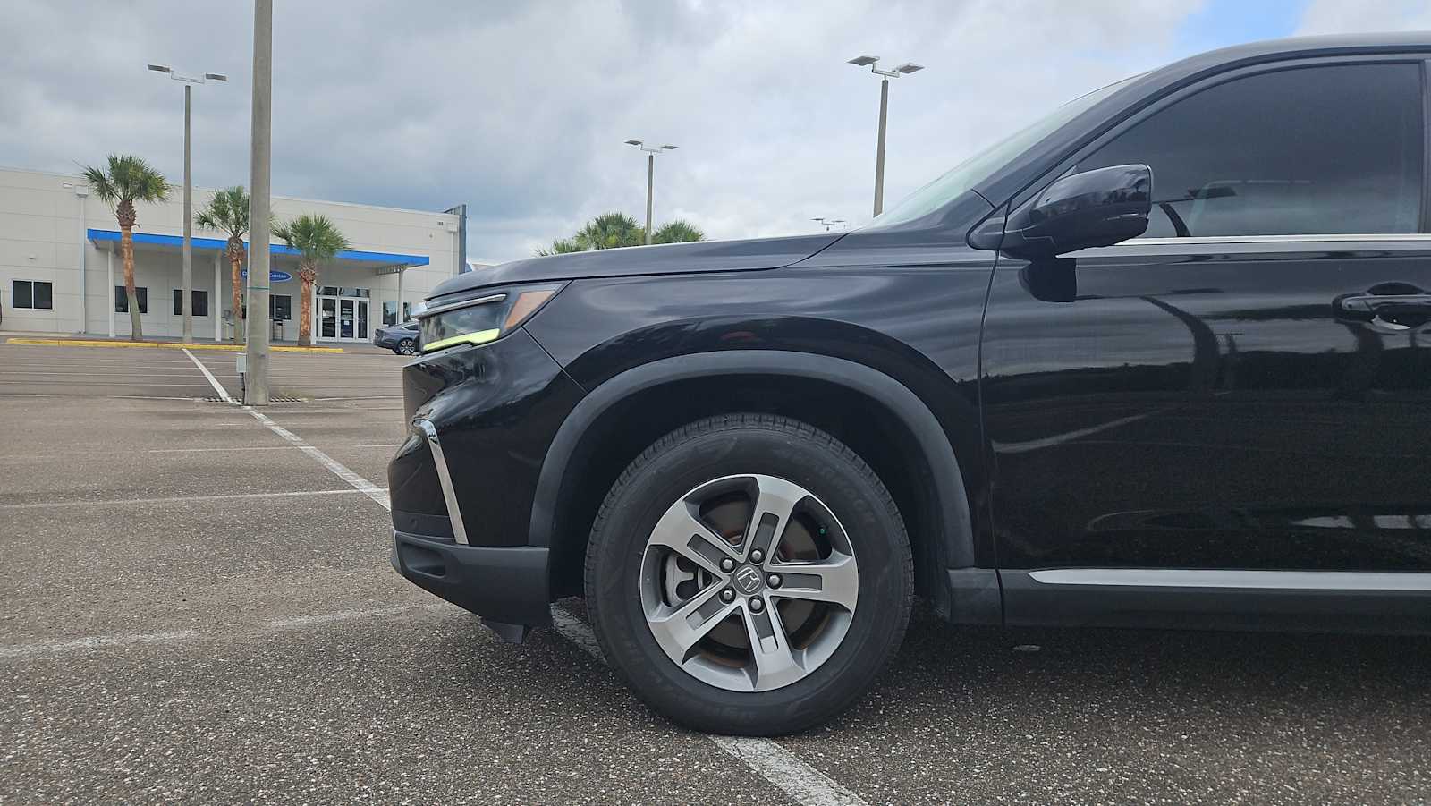 Thumbnail: 2023 Honda Pilot - 18