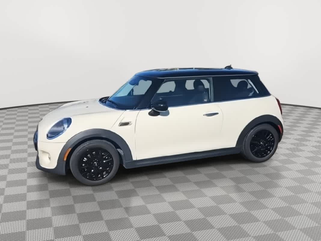 Thumbnail: 2019 MINI Cooper Hardtop - 4