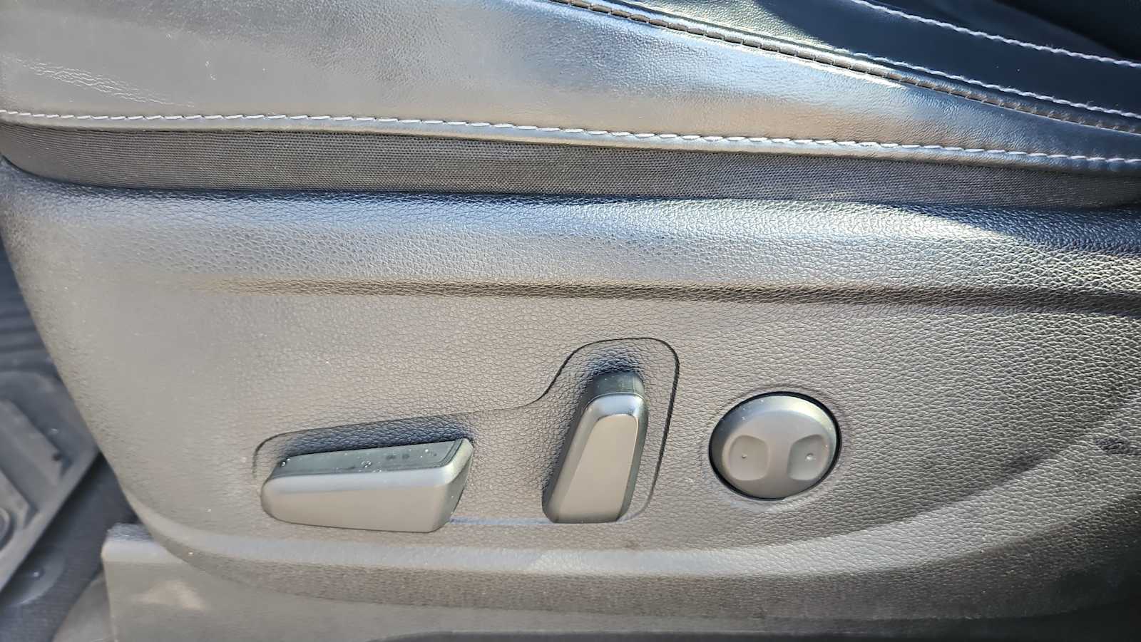 Thumbnail: 2020 Kia Telluride - 14