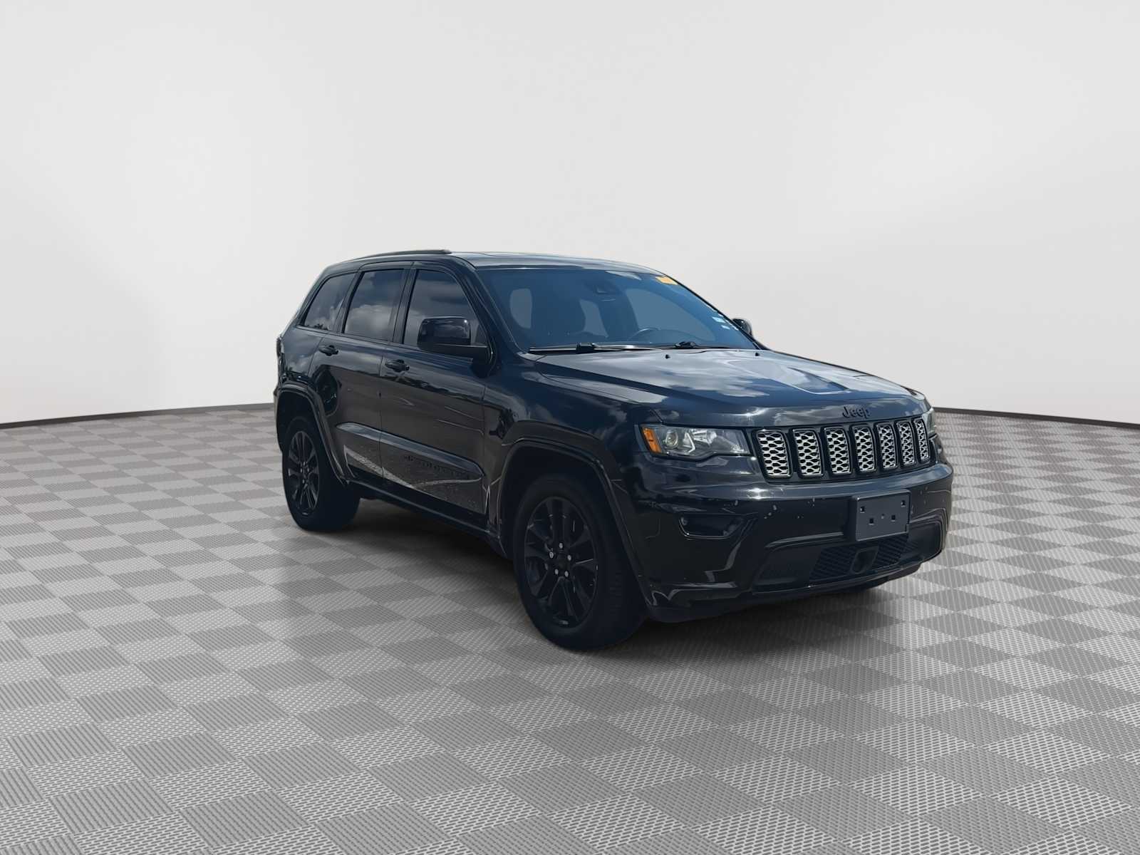 Thumbnail: 2022 Jeep Grand Cherokee - 2