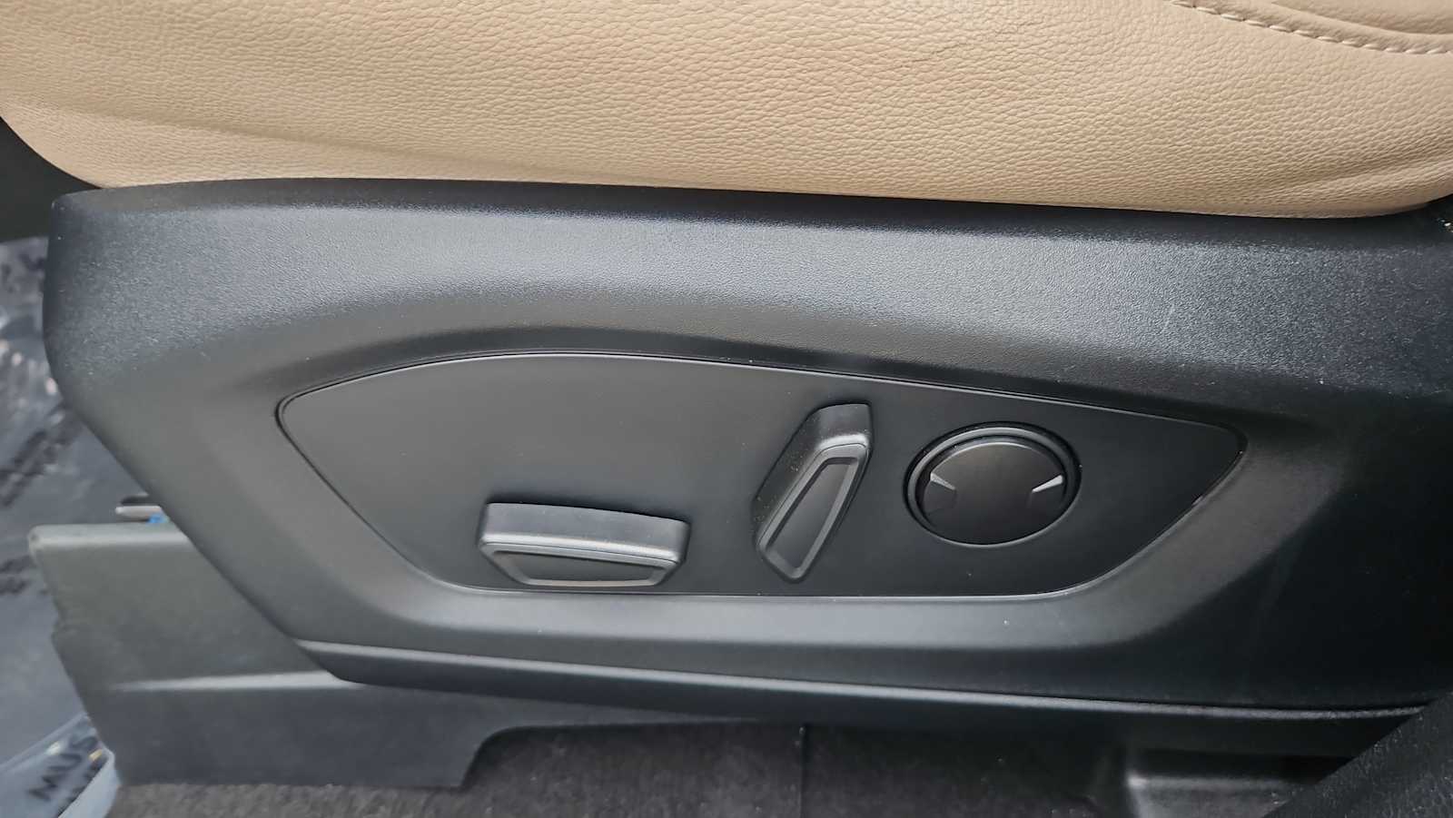 2023 Ford Explorer Limited - Photo 14