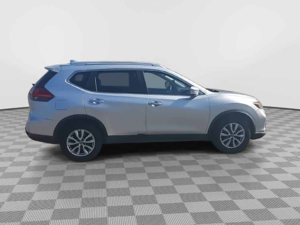 Thumbnail: 2017 Nissan Rogue - 9
