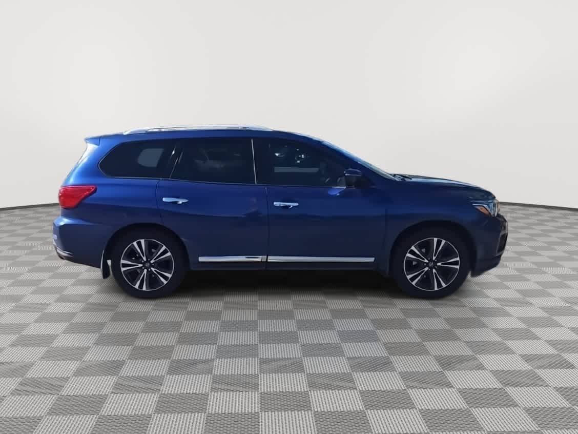 Thumbnail: 2017 Nissan Pathfinder - 9