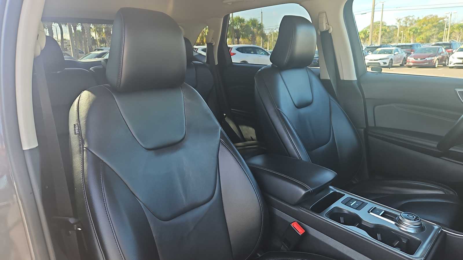 Thumbnail: 2022 Ford Edge - 25