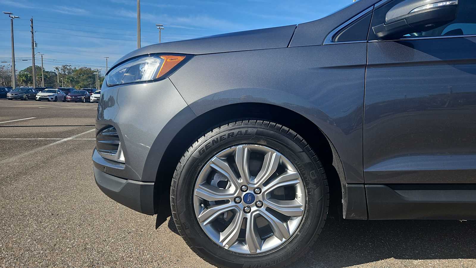 Thumbnail: 2022 Ford Edge - 18