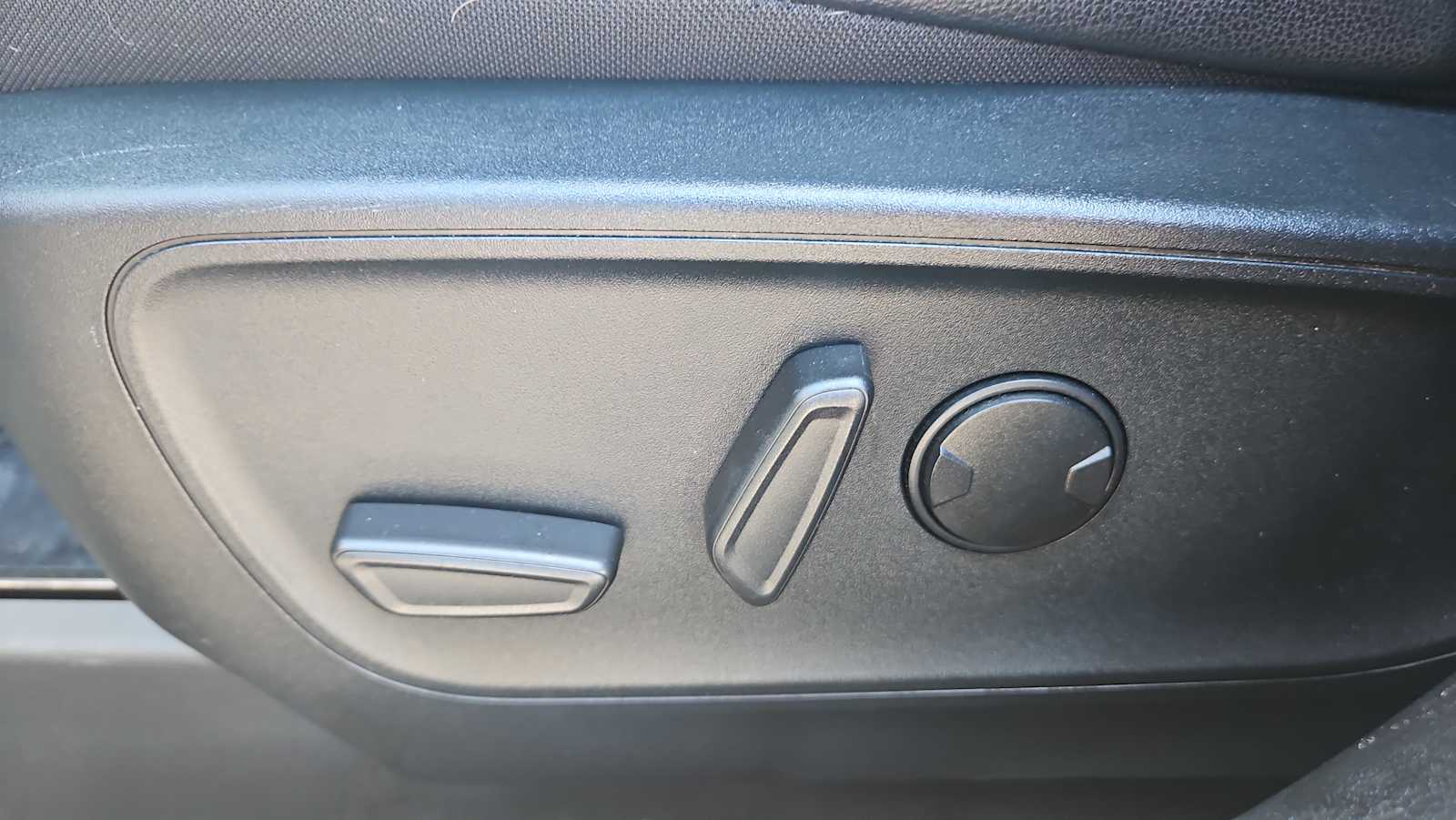 Thumbnail: 2021 Ford Escape - 14