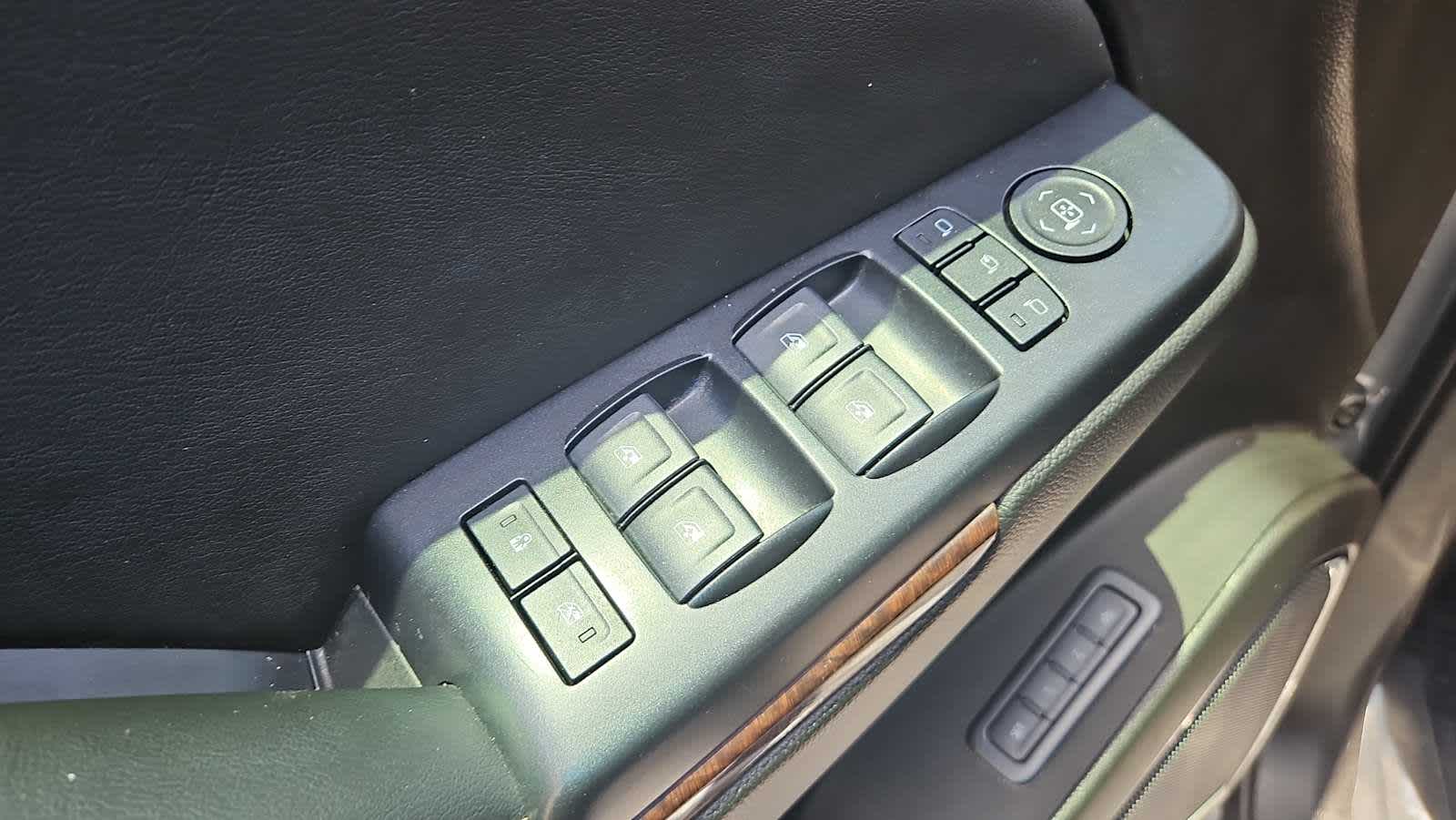 Thumbnail: 2019 GMC Yukon - 15