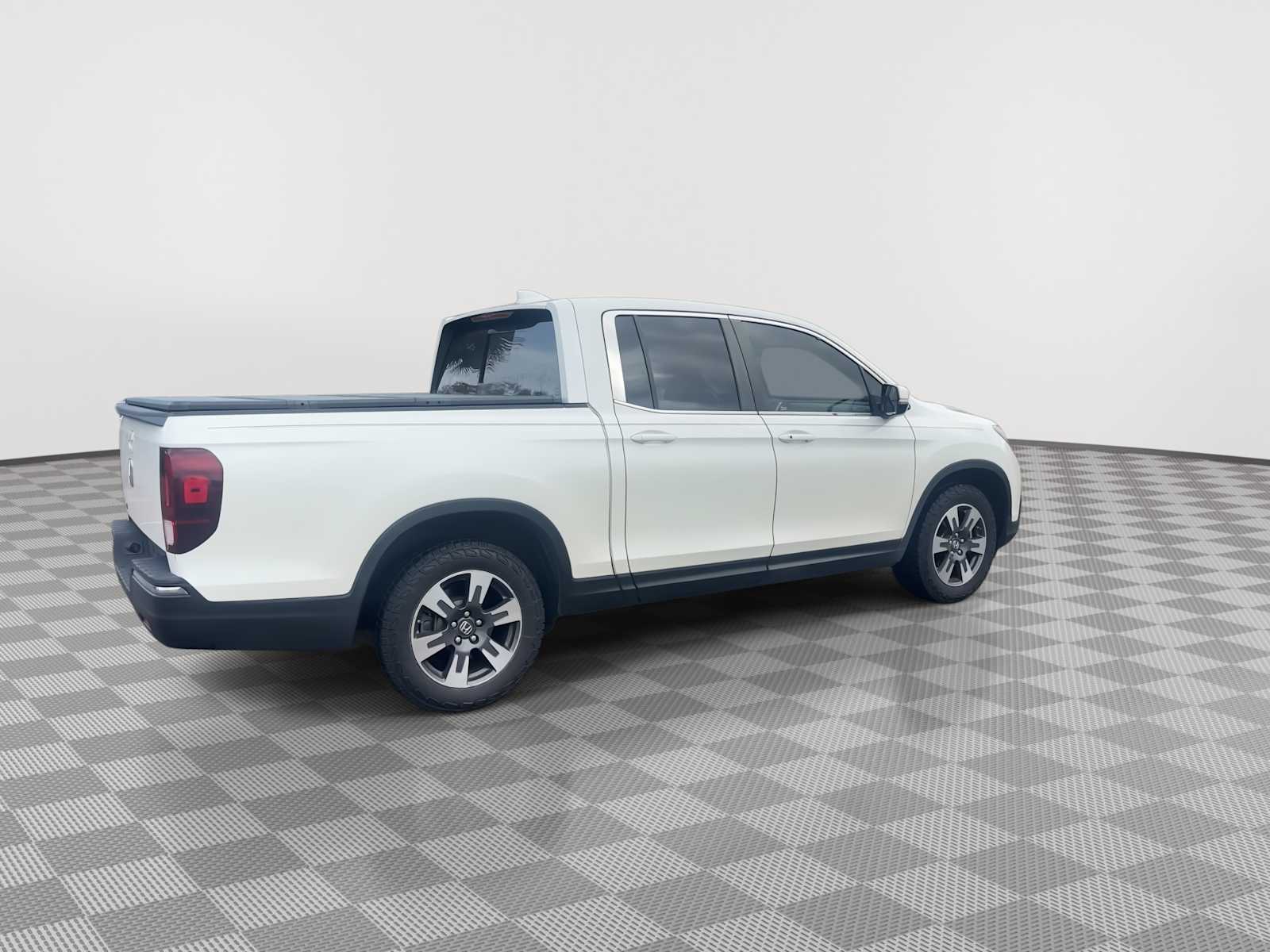 Thumbnail: 2019 Honda Ridgeline - 8