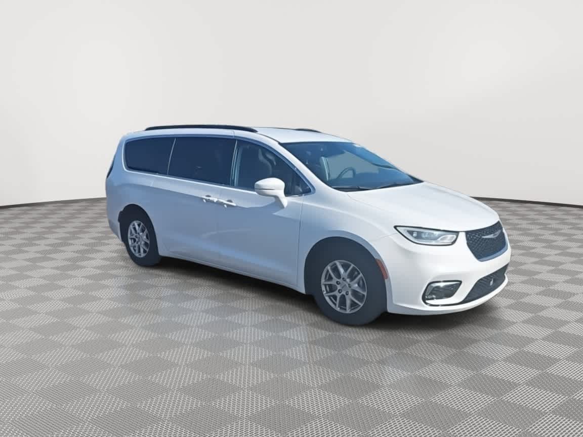 2022 Chrysler Pacifica Touring L 2