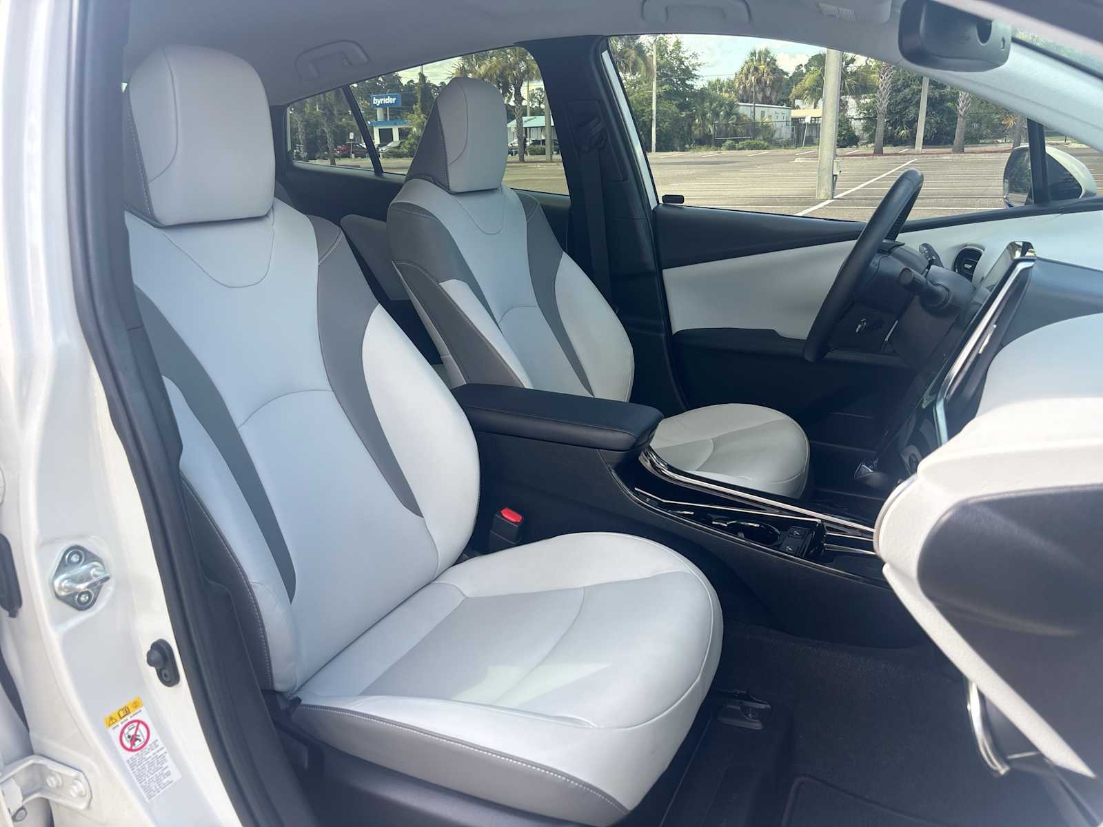 Thumbnail: 2020 Toyota Prius Prime - 24