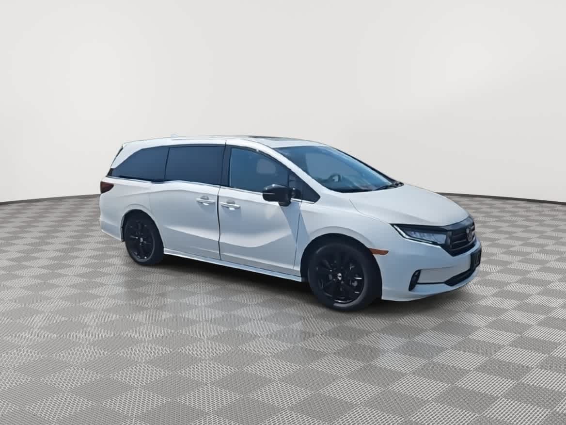 Thumbnail: 2023 Honda Odyssey - 2