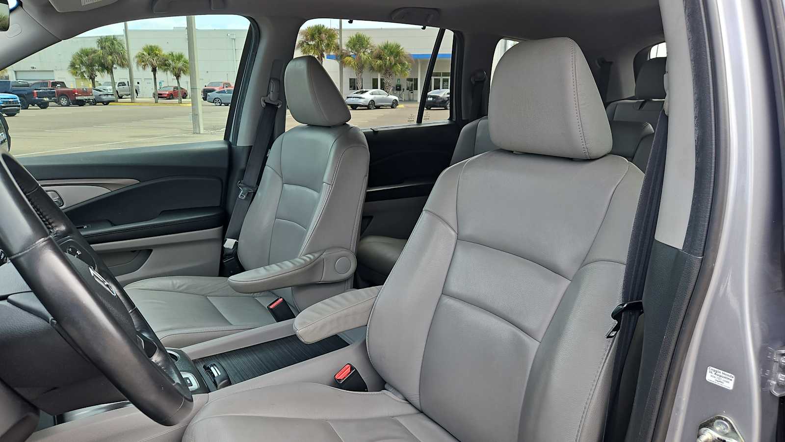 Thumbnail: 2019 Honda Pilot - 13