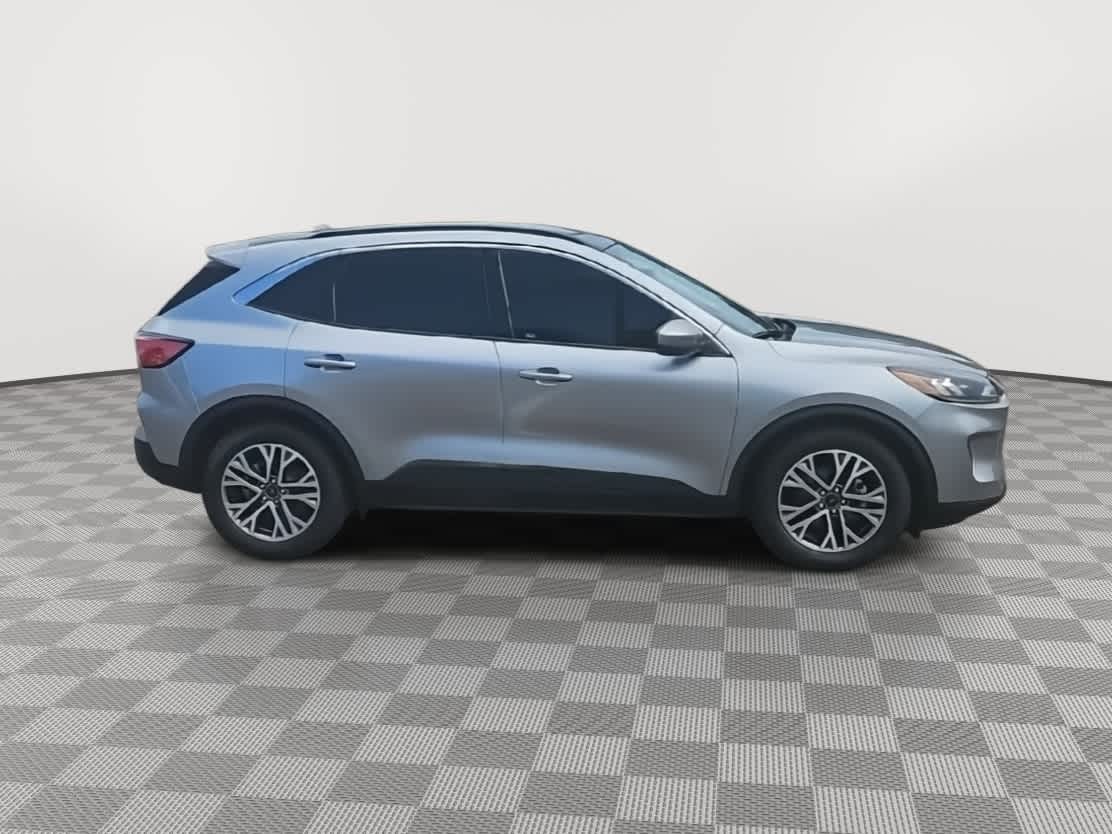 Thumbnail: 2022 Ford Escape - 9