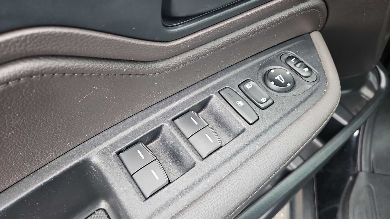 Thumbnail: 2019 Honda Odyssey - 15