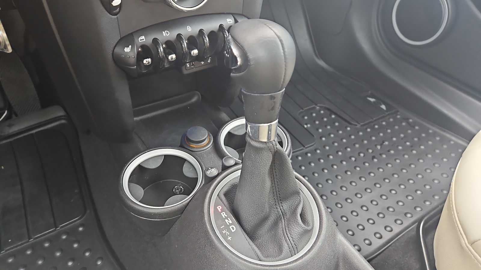 Thumbnail: 2012 MINI Cooper Clubman - 21