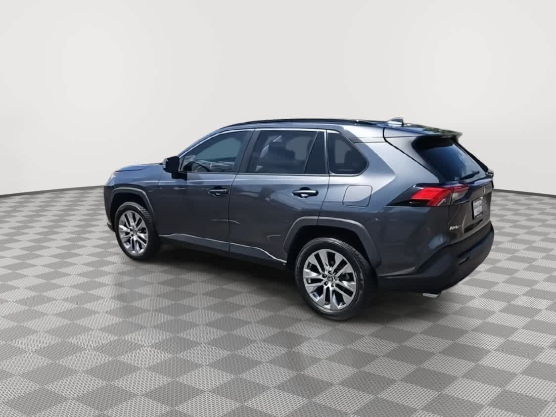 Thumbnail: 2021 Toyota RAV4 - 6