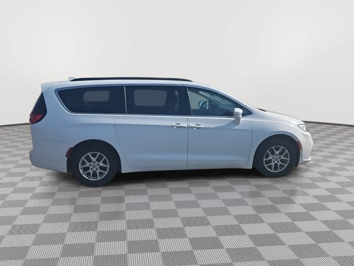 2022 Chrysler Pacifica Touring L 9