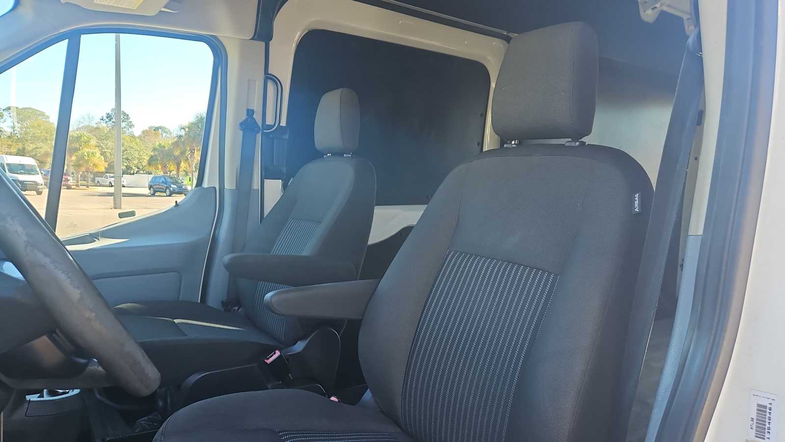 Thumbnail: 2018 Ford Transit Series - 13