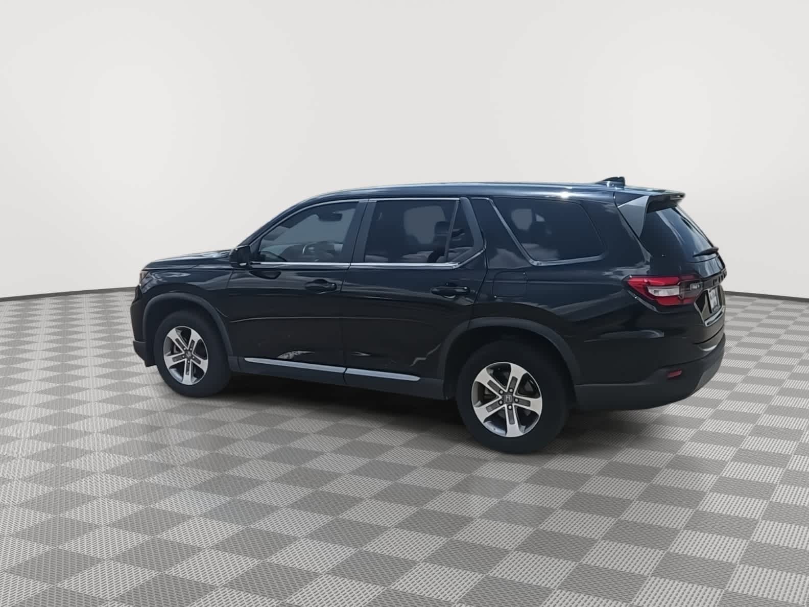Thumbnail: 2023 Honda Pilot - 6