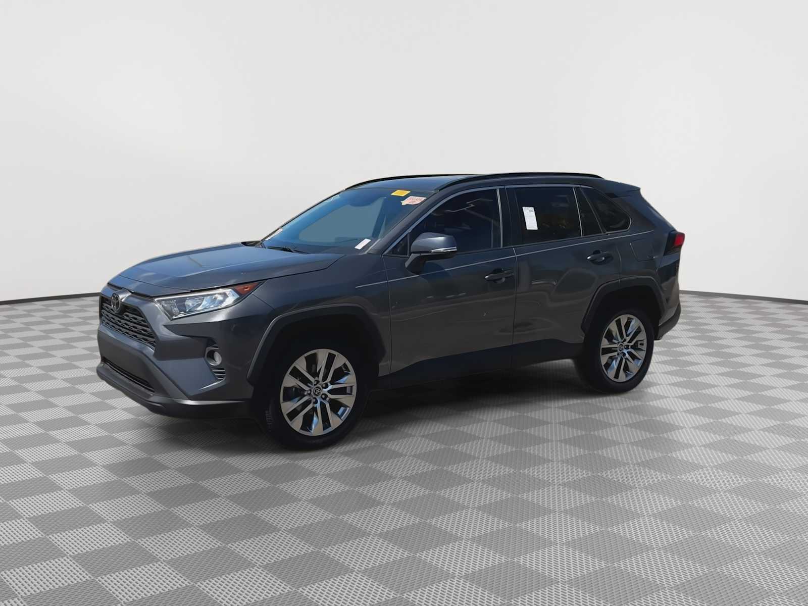 Thumbnail: 2021 Toyota RAV4 - 4