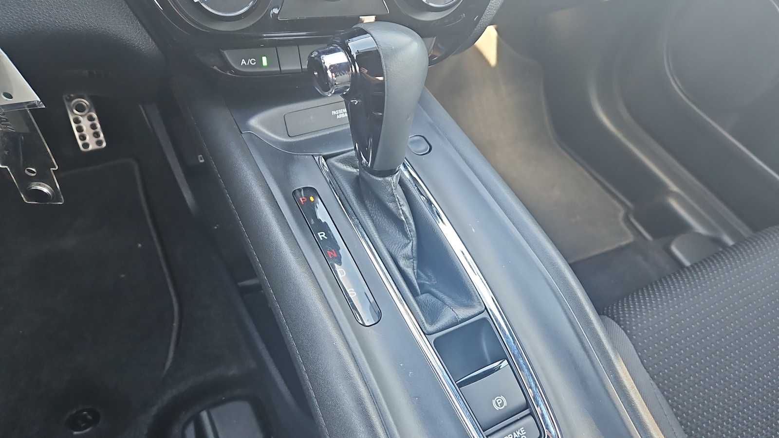 Thumbnail: 2022 Honda HR-V - 21