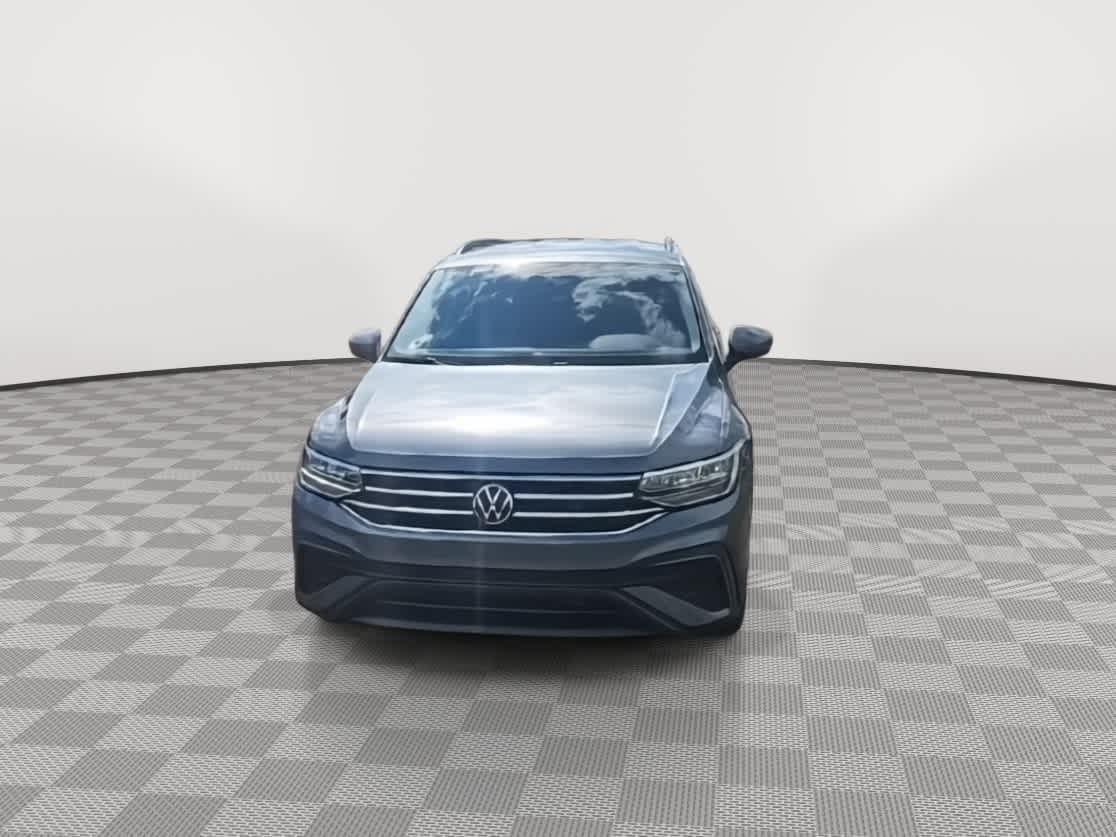 Thumbnail: 2022 Volkswagen Tiguan - 3