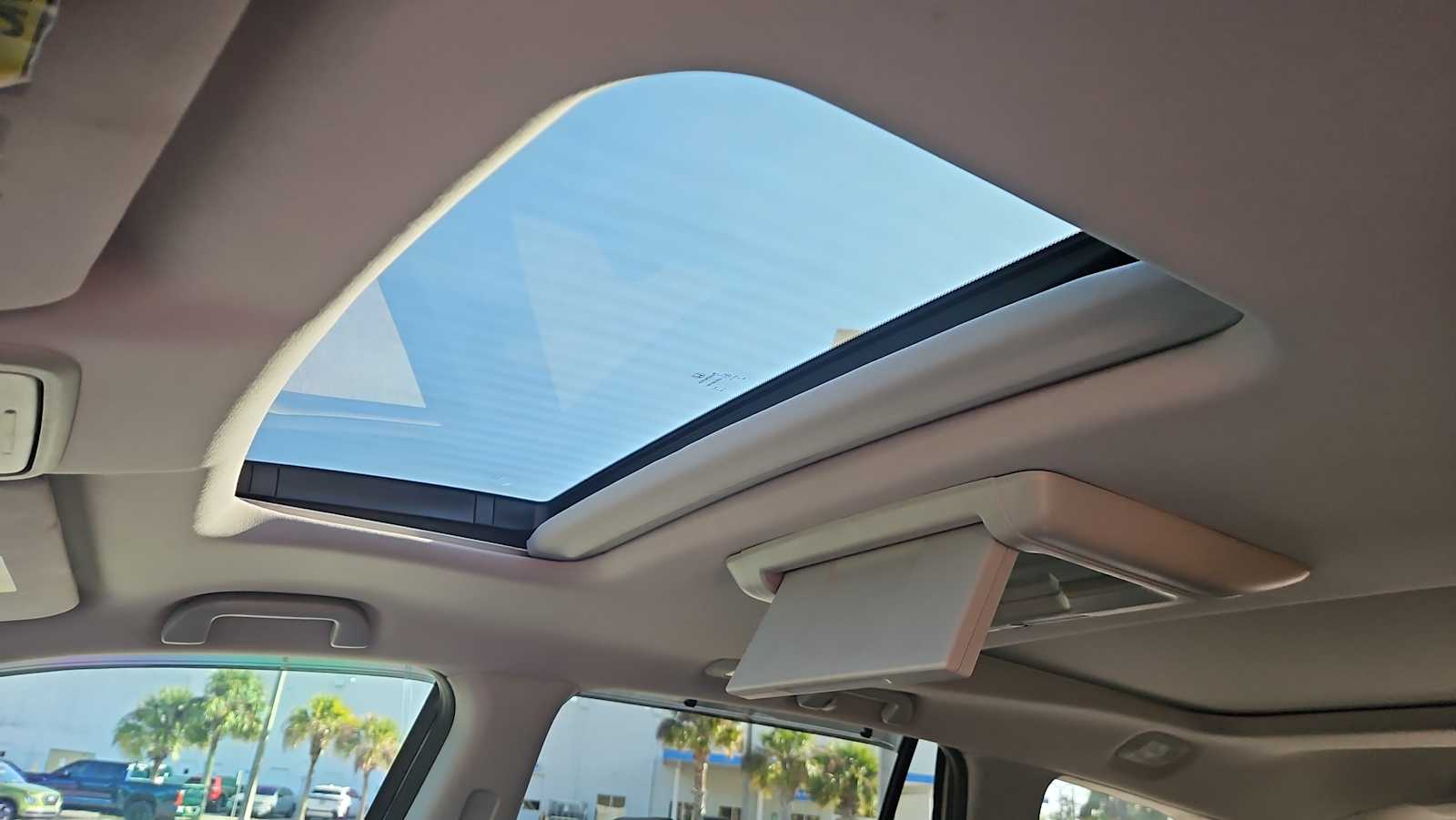 Thumbnail: 2016 Honda Pilot - 16